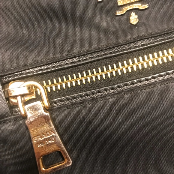 SOLD Auth Prada Tessuto Black Crossbody Bag Nylon - Picture 3 of 8